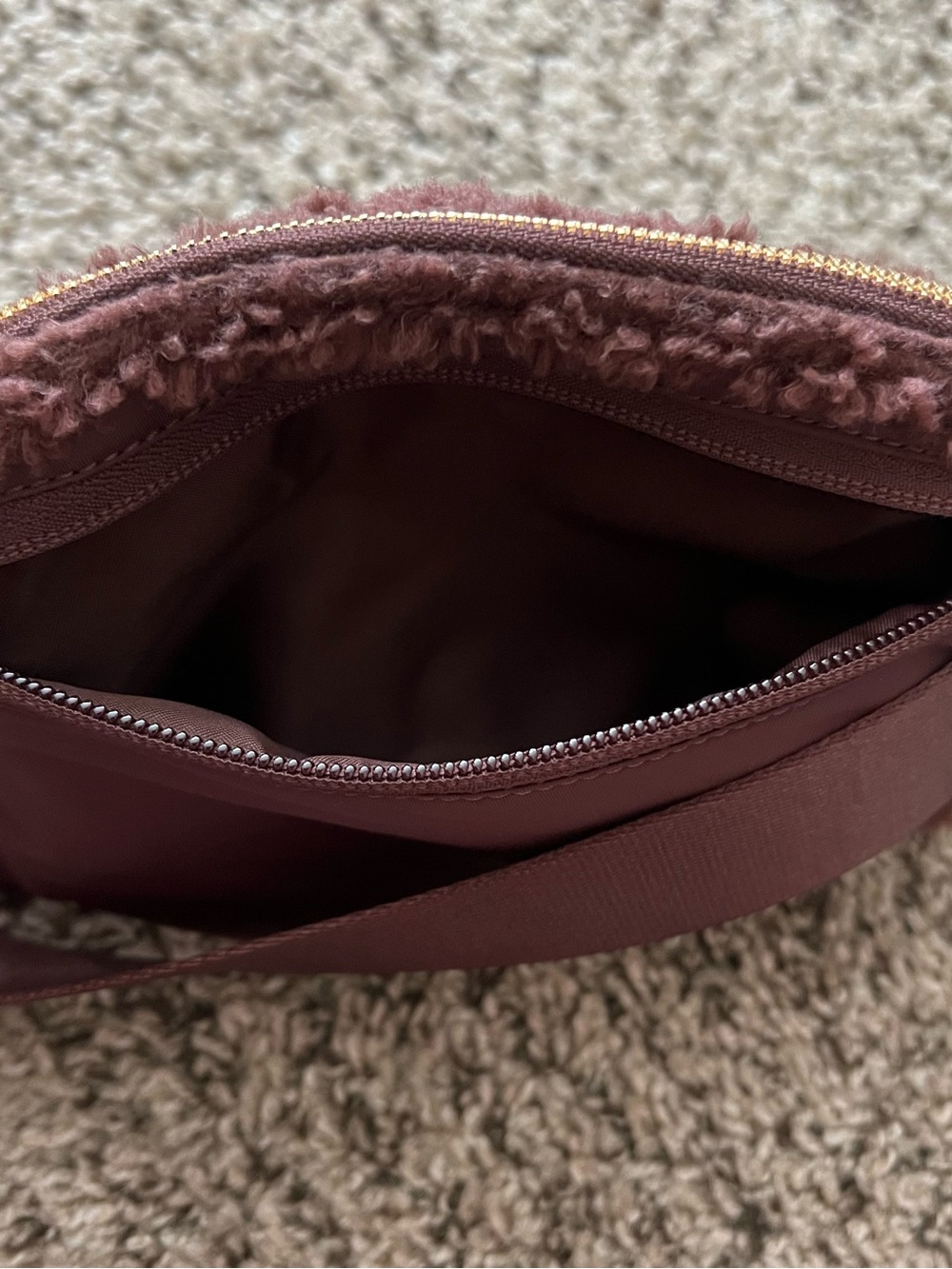 Lululemon Everywhere Belt Bag *Fleece - Picture 7 of 9